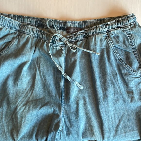 Waist 20-23” rise 13 inches inseam 20 inches cute little buttons detail on Leg - Picture 8 of 10